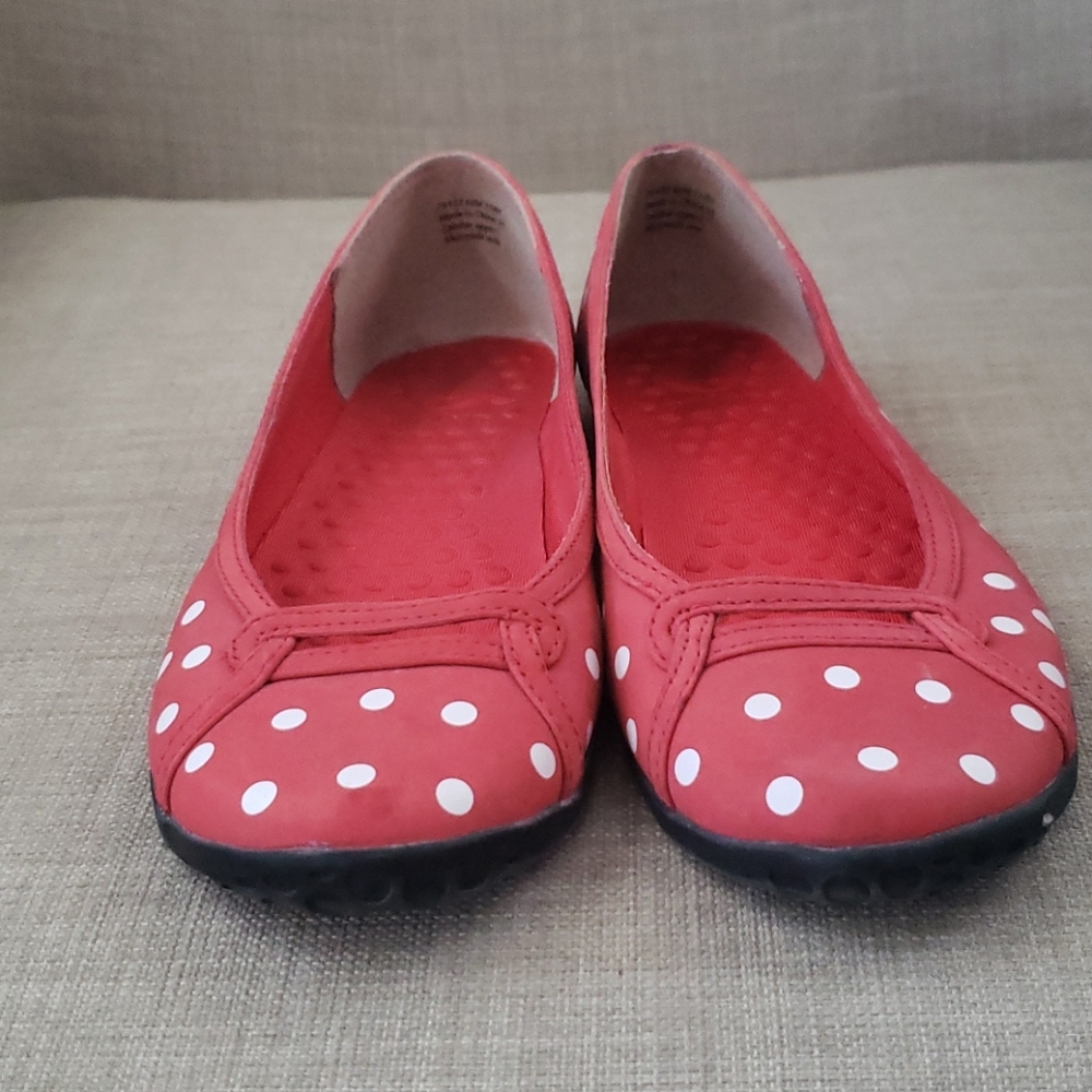 Like new polka dot flats!